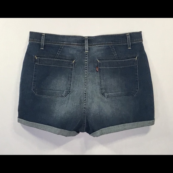 Levi’s - Picture 2 of 4